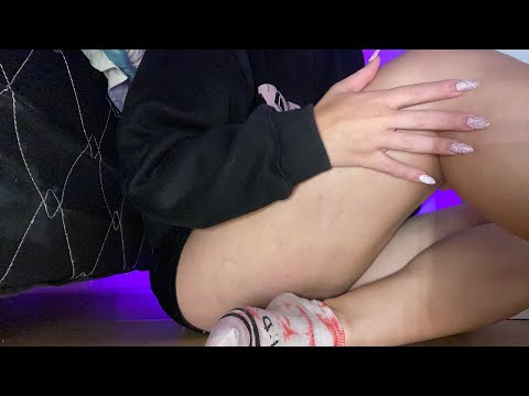 ASMR Dry leg scratching 🩷