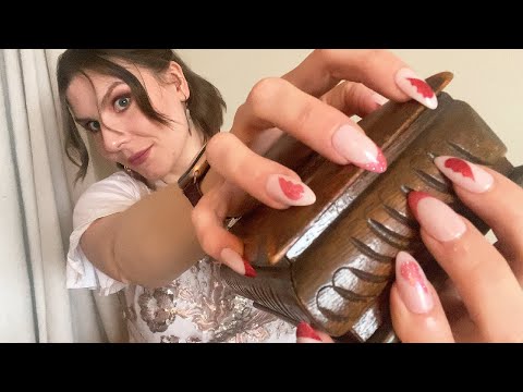 ASMR - Fast and Slow 🌟 Tingly Tapping/Scratching Triggers 🌟(because I have long nails for once) 💅