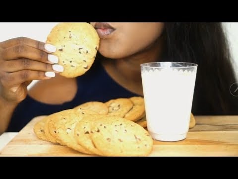 🌱ASMR Eating, Tapping and Scratching Sounds CHOCOLATE CHIP COOKIE *Intense Relaxation | No Talking