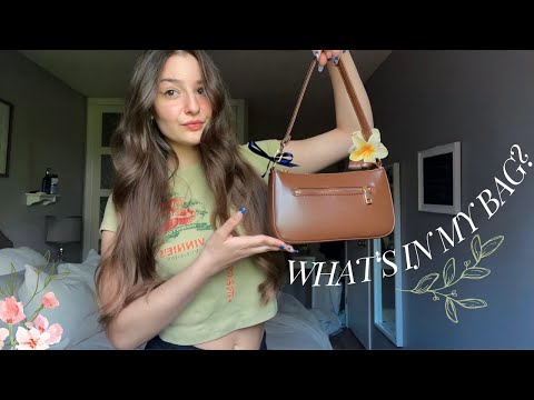 ASMR What's in my bag? 🦋 (whispers, tapping, gum chewing)