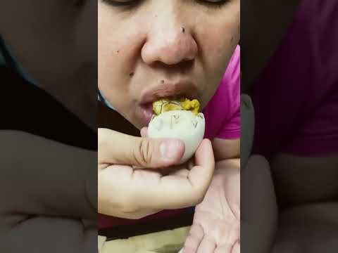 Eating some #duckegg #balot #penoy #asmrstreetfood