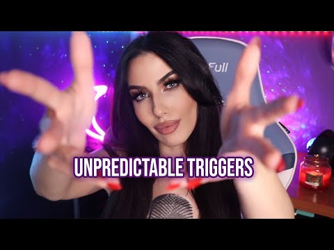 ASMR ITA -  Fast Aggressive Unpredictable Triggers ( mic scratching, hand movements, snapping &more)