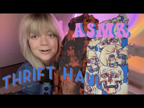 ASMR thrift haul ~ books 📚 & cool fabric for quilt workshop 😍❣️ (book tapping/fabric scratching)
