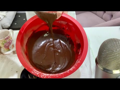 ASMR FAZENDO BOLO DE CHOCOLATE 🍰 *video para relaxar