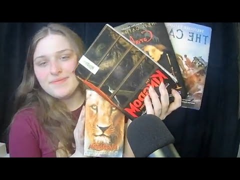 ASMR | BOOK TAPPING AND PAGE TURNING