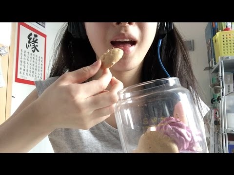 ASMR Eating Meringues! | close crunches and mouth sounds