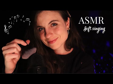 ASMR FRANCAIS 🌙 - Soft singing : chansons douces pour t'endormir (+ Mic brushing)