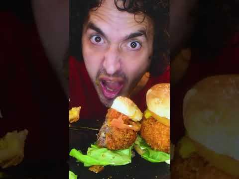 Gourmet Chef Trying Cheese Stuffed Cheetos Burger ! * HE GOES CRAZY *