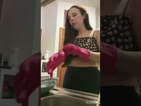 Washing dishes with pink gloves #asmr