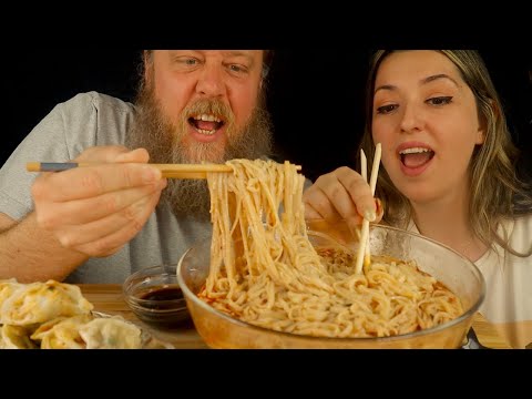 Nick ile Hüp Hüp Noodle ve Dumpling Yedik 😁 Türkçe Yemek Sesleri ASMR