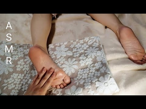 ASMR Foot Massage with Oil, Scratching and Tickling😽