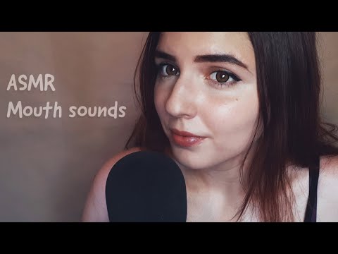 ASMR Wet mouth sounds & Mic Scratching~