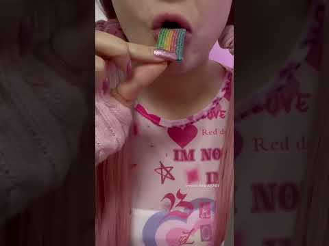 ASMR eating rainbow candy 🌈 #eatingsounds #chewingsounds #eatingasmr