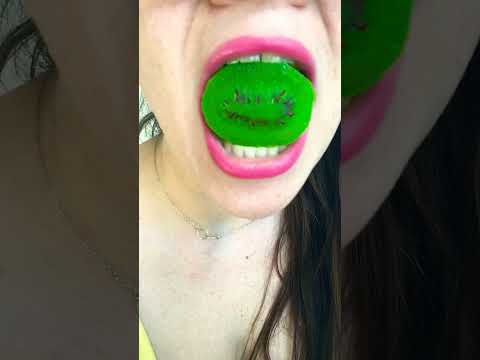 ASMR 🥝 trying the Hulk’s fav snac 💚 green foods rock #shorts satisfying sunny sounds chewing bites