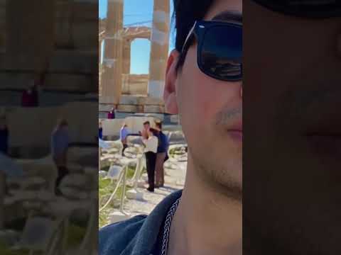 Akropolis love triangle ❤️ #funny #meme #greece #acropolis #travel