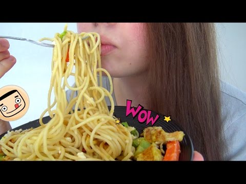 ASMR I Eating Sounds I Spaghetti with cheese veggies and chopped grilled chicken