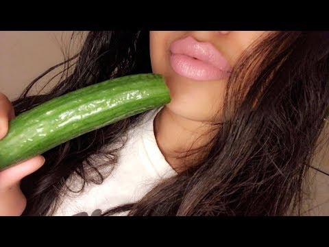 CRUNCHY ASMR EATING CUCUMBERS (mouth sounds/no talking)