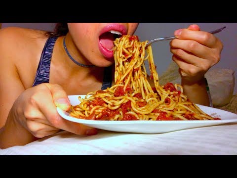 ASMR Eating Spicy Spaghetti in Bedd & Drinking Cola! (Pasta Sounds/ Pleasant Eating Sounds/ Mukbang)