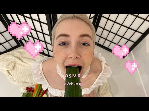♡ ASMR your gf eating vegetables | mouth sounds | wet sounds | tapping ♡