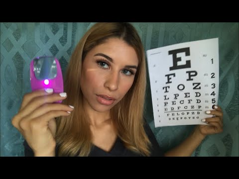 ASMR EYE EXAMINATION / OPTOMETRIST ROLE PLAY / UP CLOSE CHECK UP /LIGHT TRIGGERS / GLOVES