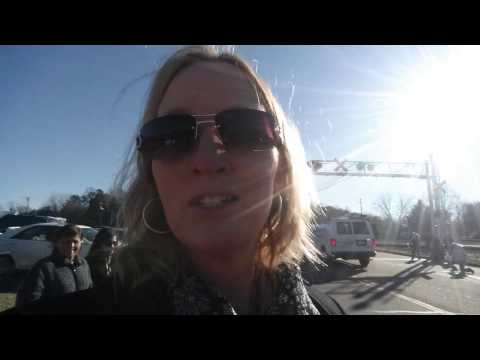 Southern ASMRSounds Vlog 12-10-2016 ~ Small-Town Christmas Parade, Hotel, & Mistletoe