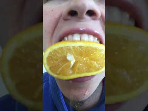 ASMR 🍊 Making my own orange juice - satisfying mouth sounds drippy dripping juice on chin #shorts
