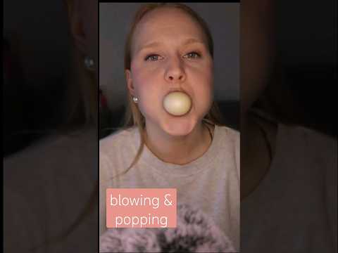 blowing & popping gum bubbles🌞 #gumbubble #blowingbubbles #poppingbubbles #asmr #shorts