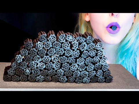 ASMR: Gooey Licorice Wall with Lots of Holes | Trypo Warning! ~ Relaxing Eating [No Talking|V] 😻