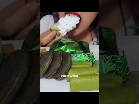 Green Tea Bread w/Whipping Cream #shorts #asmr #matcha 녹차빵 먹방
