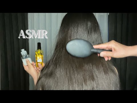 ASMR | My Mom Brushes My Hair, Plays With it & Does Hair Oil Treatment & also Scalp Massage 💆🏻‍♀️