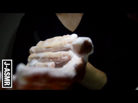 [音フェチ]泡ハンドタッピング/ Hand movements & tapping with soap[ASMR]
