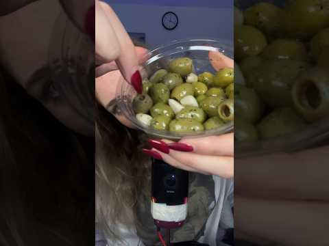 #asmr #mukbang #asmrfood #olive #garlic #foryou #eating #eatingasmr #asmreating #mouthsounds