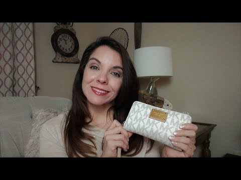 ASMR - Intense tapping on various objects- What's in my bag??
