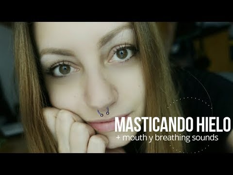 Audio binaural comiendo hielo + mouth & breathing sounds [ASMR en español]