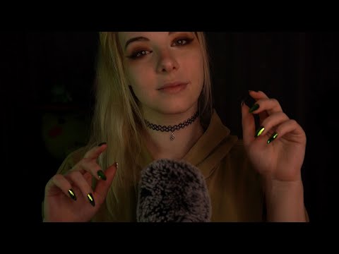ASMR | Close Up and Cupped Whispering & Unintelligible - breathy, clicky