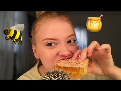 ASMR ~ Eating raw honeycomb 🐝 (Soft + Crunchy eating sounds)