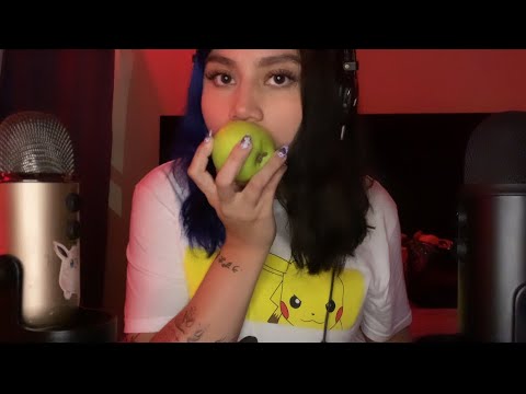 comiendo manzana súper crujiente- María ASMR