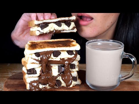 ASMR Cookie Dough Toasties With Chunky Chocolate Chips (No Talking)