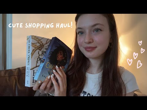 ASMR relaxing show and tell of what i got on holiday☀️🐚 tapping, crinkles, book triggers, whispering