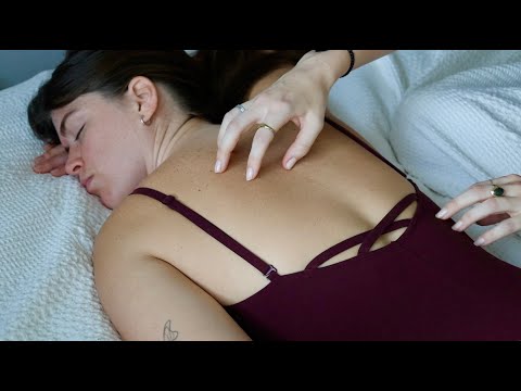 ASMR | Back Scratch On My Sister Emily 💕 (Hands Only, No Tools! Whisper, Real Person ASMR)