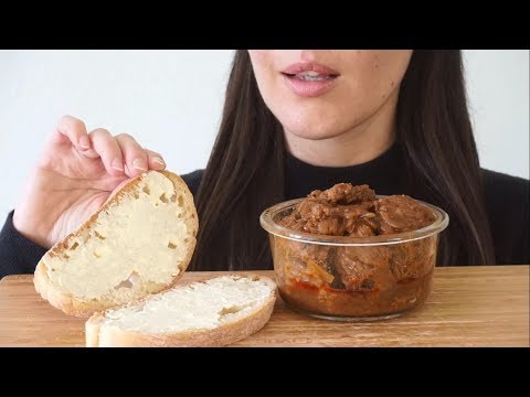 ASMR Eating Sounds: Goulash With Buttered Bread ~ Vegan (No Talking)