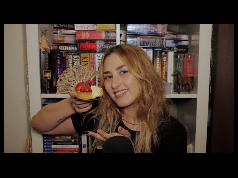 ASMR eating a delicious Strawberry Tart 🍓 Soft Spoken ⚬ 1K subscribers special! 💜