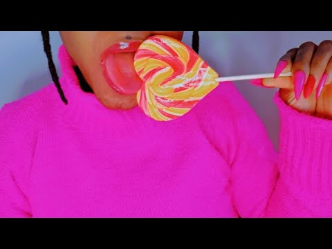 SUCKING, EATING AND KISSING A HEART LOLLIPOP (mouth sounds 👄)