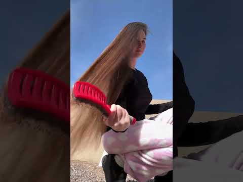 Shiny long hair brushing in ☀️