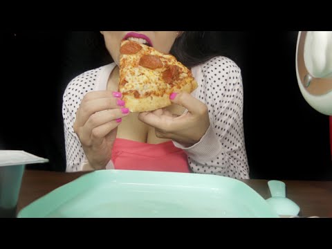 ASMR Eating Pizza🍕 ♡(Little Caesars) 🍕♡and Chocolate Pudding! (3DIO Binaural)♡