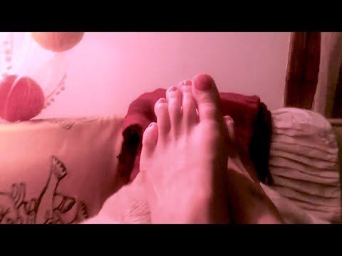 ASMR Toes bare feet wiggles