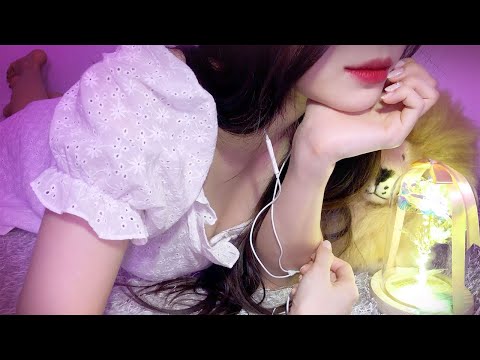 ASMR(Sub) Talking informally & Ear Play / 10 Stimulus / Tapping, Gum, Candy, Scratching