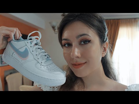 Greek ASMR | Shoestore Roleplay (whisper, fast tapping)