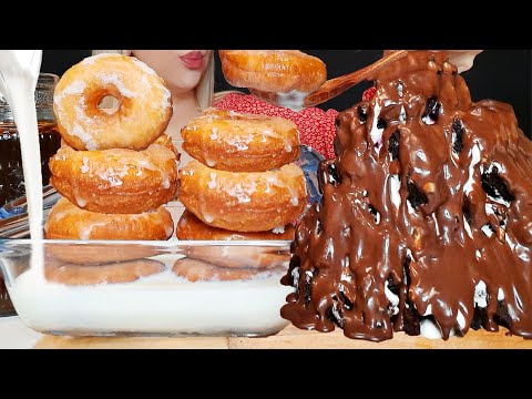 ASMR Glazed Donuts With Milk, Chocolate Cake 글레이즈드 도넛과 우유 MUBANG | Oli ASMR