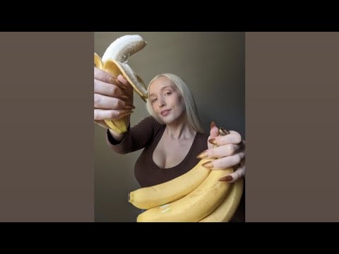 🍌ASMR Banana!!🍌tapping-scratching-peeling-eating sounds🍌